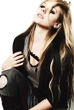 ตอบคำถามลุ้นบัตรคอนเสิร์ต Avril Lavigne