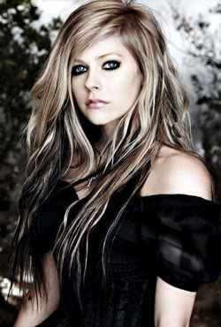 ตอบคำถามลุ้นบัตรคอนเสิร์ต Avril Lavigne
